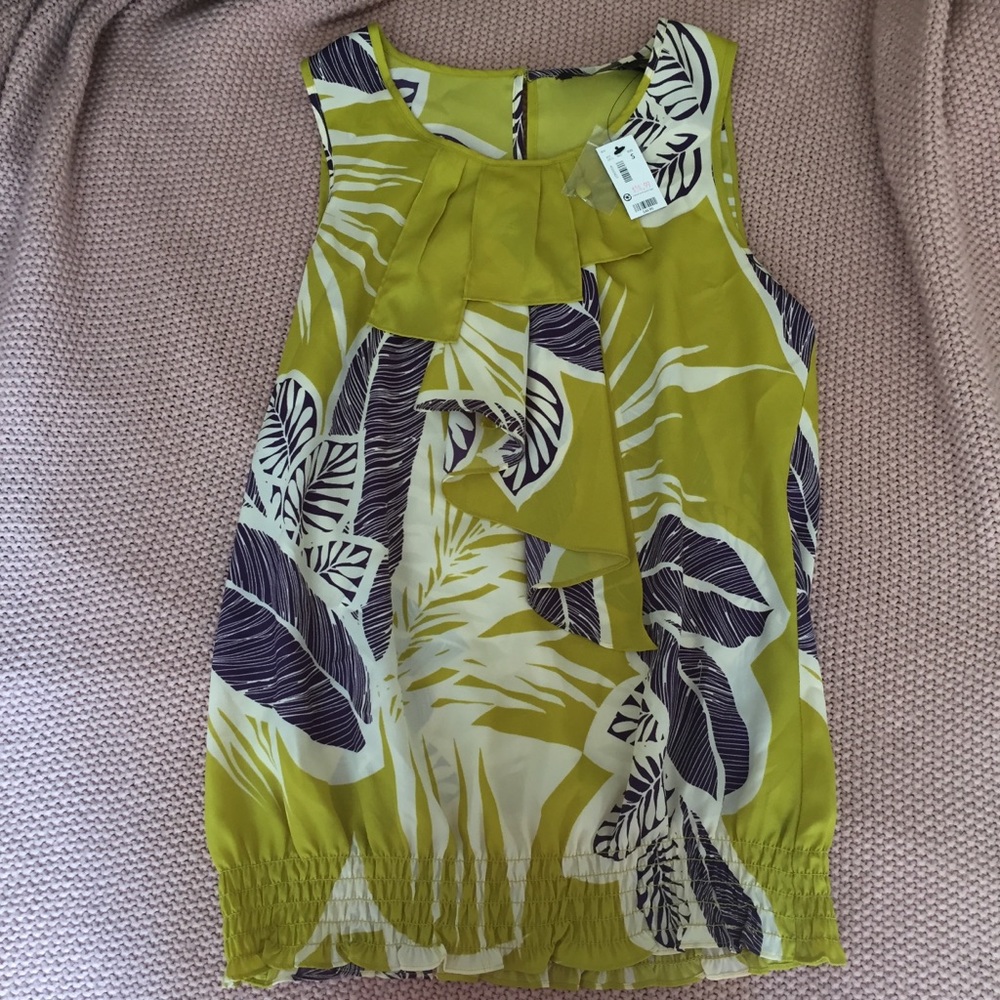 Patterned dressy top